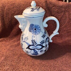 Vintage Blue Danube Onion Japan Banner Logo 11 inch Coffee Pot